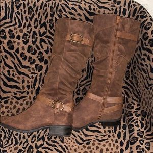 Brown boots NWOT